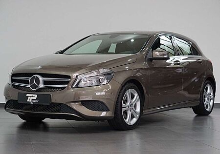 Mercedes-Benz A 180 Urban Aut. *Teilleder *Navi *17"Alu *PDC