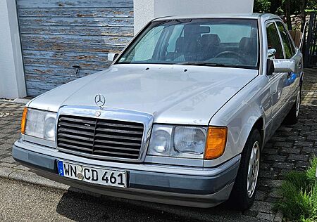 Mercedes-Benz E 230 E-Klasse