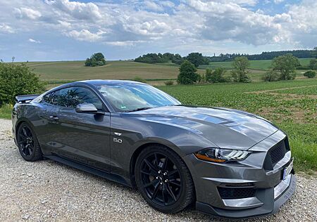 Ford Mustang V8 GT, Schalter, 1. Hand in D, wenig km, 55years