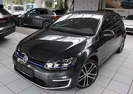 VW Golf Volkswagen VII GTE/DSG/ACC/STZHZ/NAVI/KAME/ALU/PDC/XEN