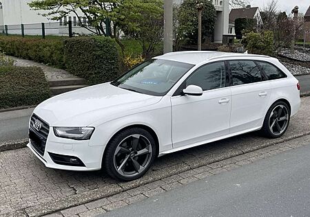 Audi A4 Avant 3.0 TDI DPF quattro Ambition / Facelift