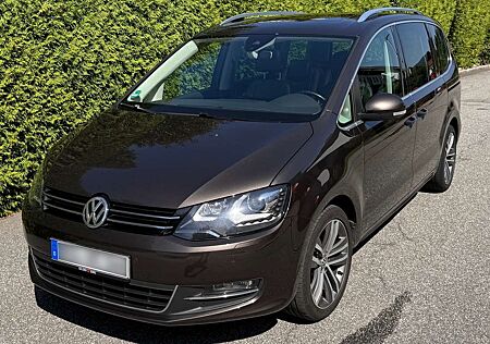 VW Sharan Volkswagen Highline DSG SHZ StHz AHK NAV PANO KAM XEN TÜV