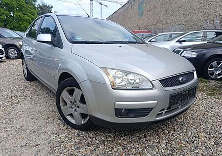 Ford Focus Lim. Style-KLIMA-TÜV 04/27