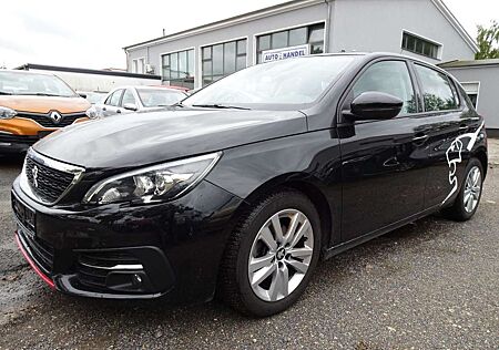 Peugeot 308 Active 1.2 96kW, KLIMATR-NAV-PDC-SHZ-ALU