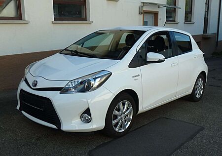 Toyota Yaris Hybid Club