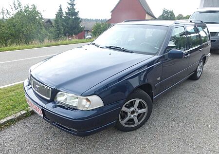 Volvo V70 2.5