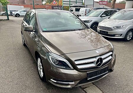 Mercedes-Benz B 180 B -Klasse "1.Hand"Scheckheft"Navi"Kamera"