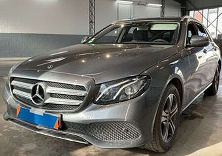 Mercedes-Benz E 200 E-Klasse T Avantgarde LED*RFK*BURMESTER