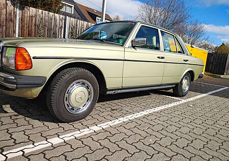 Mercedes-Benz 230 Limousine