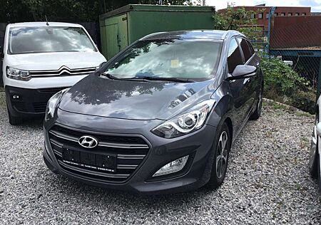 Hyundai i30 cw blue Trend