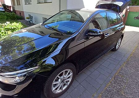 Mercedes-Benz B 180 7G-DCT Progressive Advanced