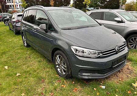 VW Touran Volkswagen 1,5l TSI DSG Move AHK, Panorama, 7-Sitze