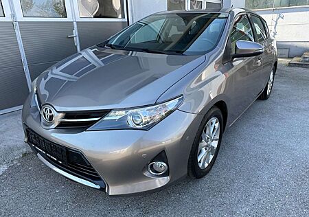 Toyota Auris Life+