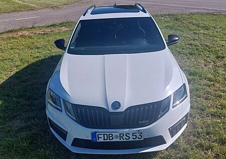 Skoda Octavia 2.0 TDI DSG 4x4 RS Combi RS ahk, sth, 8f