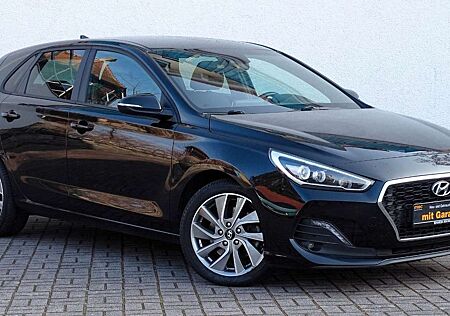 Hyundai i30 Passion +|1.Hand|SHZ|Kamera|PDC|CarPlay|LHZ|
