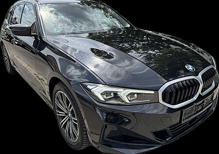 BMW 320 d Touring xDrive LED/HUD/Wide/Drive-Ass./18"