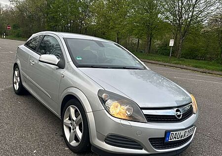 Opel Astra GTC 1.9 CDTI DPF NAVI