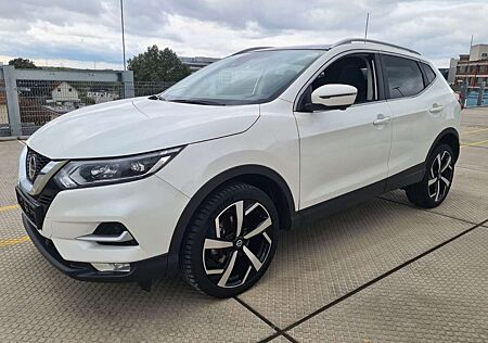 Nissan Qashqai Akari PANO LED RFK LEDER SR+WR