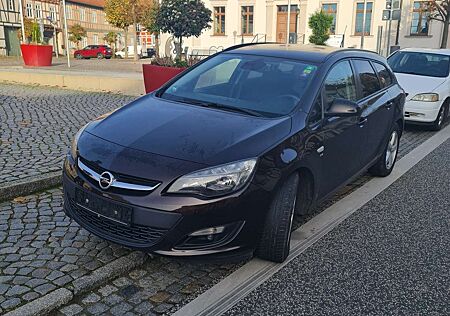 Opel Astra 1.4 Turbo Sports Tourer Exklusiv