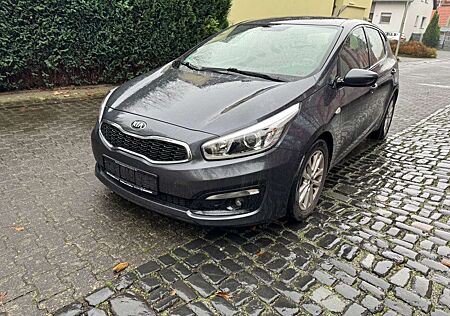 Kia Others Ceed Edition 7*1.Hand*