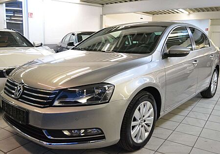 VW Passat Volkswagen 1.6 TDI Comfortline BlueMotion *1.HAND*NAVI*TEMPOM