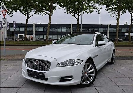 Jaguar XJ 3.0 V6 Kompressor AWD Langversion Portfolio