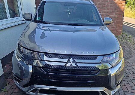 Mitsubishi Outlander 2.4 4WD Plug-In Hybrid Plus Garantie