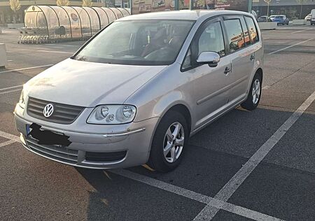VW Touran Volkswagen 1.6 FSI