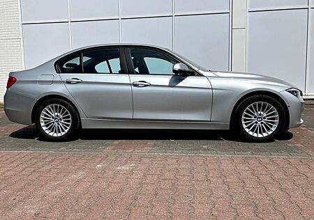 BMW 320i 320 Modern Line, Automatik, Edelholzinterieur