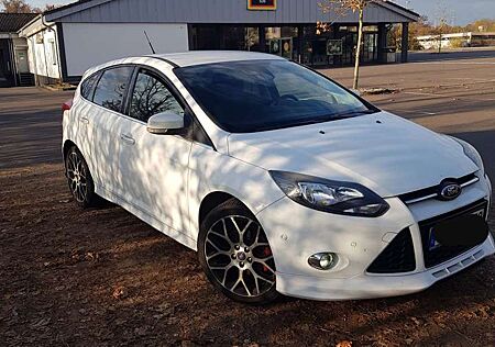 Ford Focus 2.0 TDCi DPF Titanium
