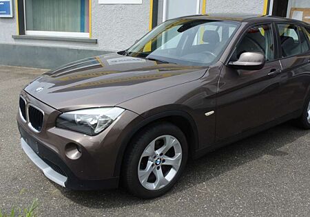 BMW X1 sDrive 20d AHK Navi Panoramadach Automatik