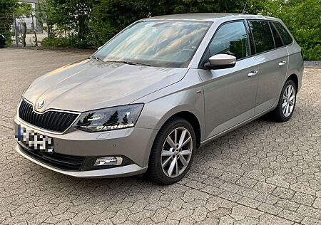 Skoda Fabia Combi 1.0 TSI DSG,110 PS,NAVI,SHZ,PDC,ACC,TÜV NEU