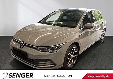 VW Golf Volkswagen VIII 1.5eTSI Style DSG Matrix Navi Panorama