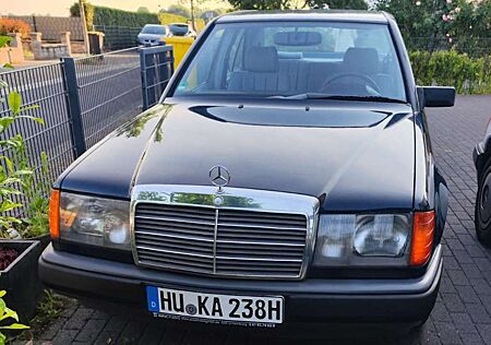 Mercedes-Benz E 200 E Klasse