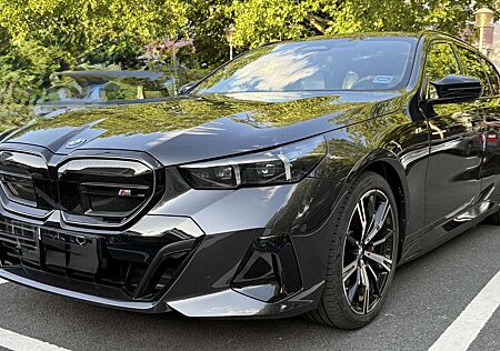 BMW i5 M60 xDrive