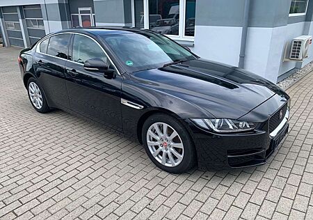 Jaguar XE Pure 2,0 Aut. Xenon PDC Temp Shzg Navi 71TKM