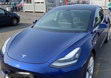 Tesla Model 3 Langstreckenbatterie Hinterradantrieb