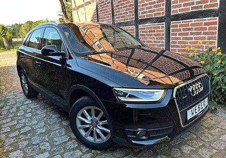 Audi Q3 2.0TFSI quattro/BiXe/LED/AHK/Shz/1.Hand/HUneu