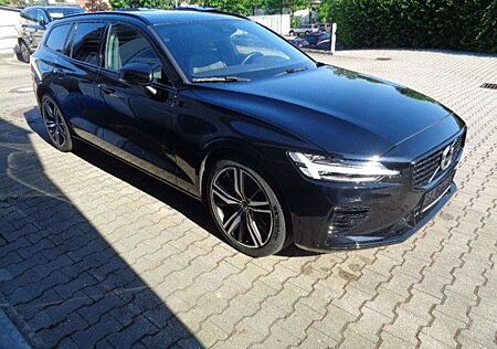 Volvo V60 R Design Recharge Plug-In Hybrid AWD