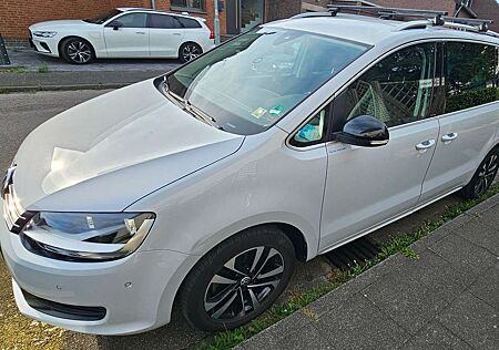 VW Sharan Volkswagen Comfortline 150 PS Nav Standheiz. 7 Sitzer