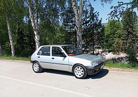 Peugeot 205 GR