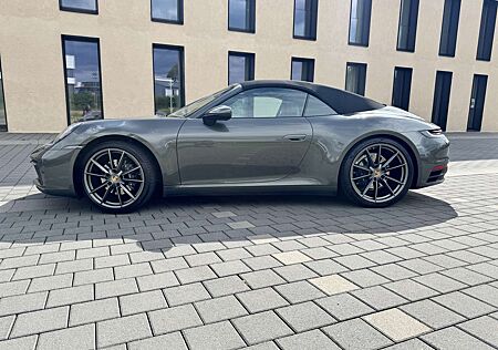 Porsche 992 Carrera Cabriolet