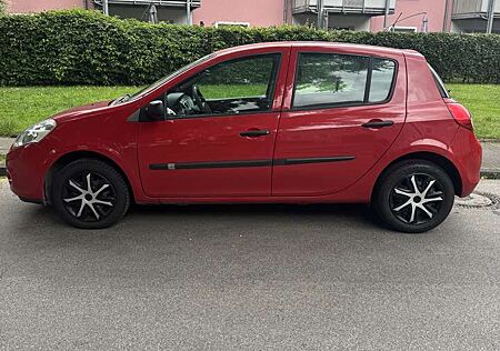 Renault Clio 1.2 16V Dynamique Tüv Neu!
