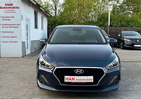 Hyundai i30 Select /Navi/Kamera/Temp./SHZ/Spur.