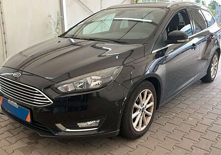 Ford Focus Turnier Titanium ZAHNRIEM NEU/PDC/SHZ/AHK