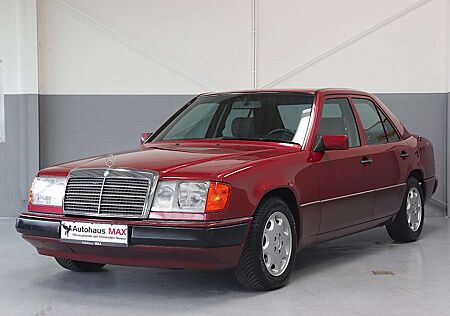 Mercedes-Benz 220 E ~ W124 ~ Automatik ~ Sauber ~ Schiebedach