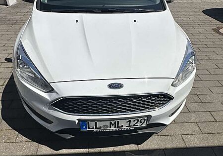 Ford Focus Turnier 1.0 EcoBoost Start-Stopp-System Ambiente