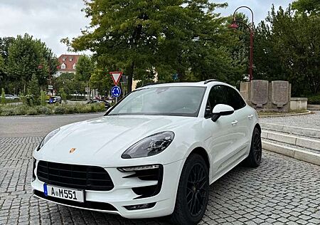 Porsche Macan GTS Approved 10/2025