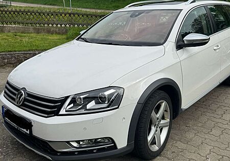 VW Passat Alltrack Volkswagen 2.0 TDI 4Motion DSG BlueMotion Tec