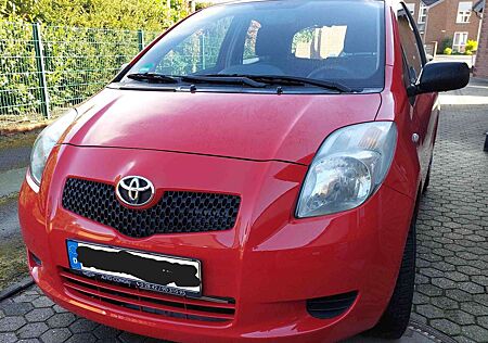 Toyota Yaris 1.0 VVT-i Cool